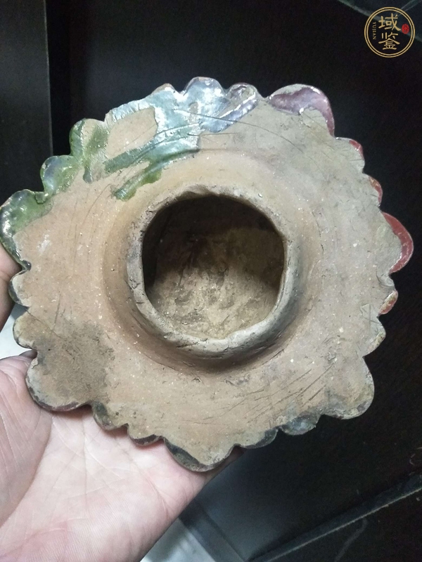 古玩陶瓷綠釉荷葉蓋真品鑒賞圖