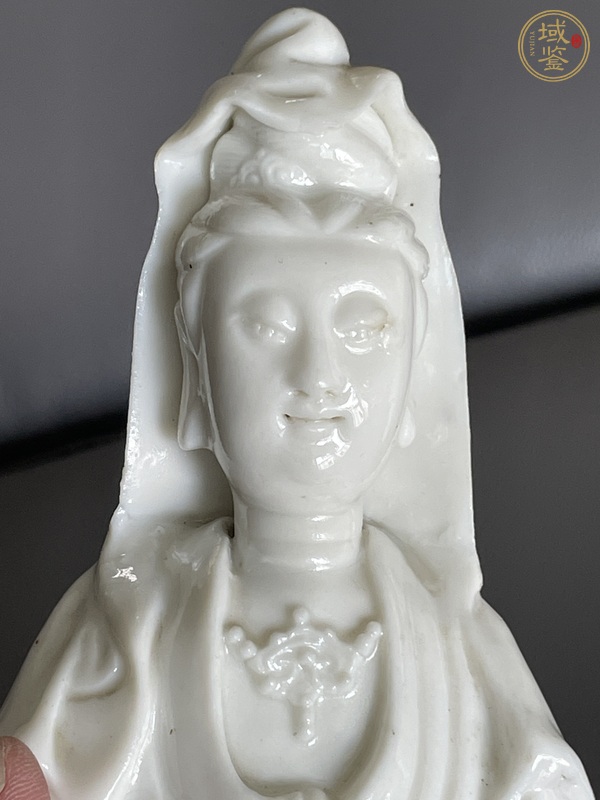 古玩陶瓷德化窯觀音塑像真品鑒賞圖