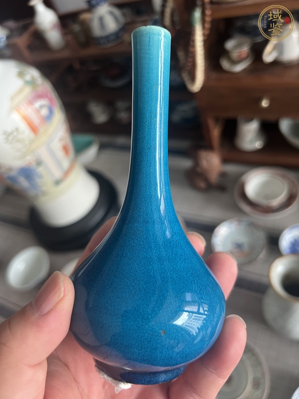 古玩陶瓷清晚期孔雀藍(lán)釉錐把瓶真品鑒賞圖