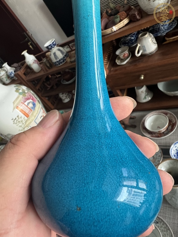 古玩陶瓷清晚期孔雀藍(lán)釉錐把瓶真品鑒賞圖