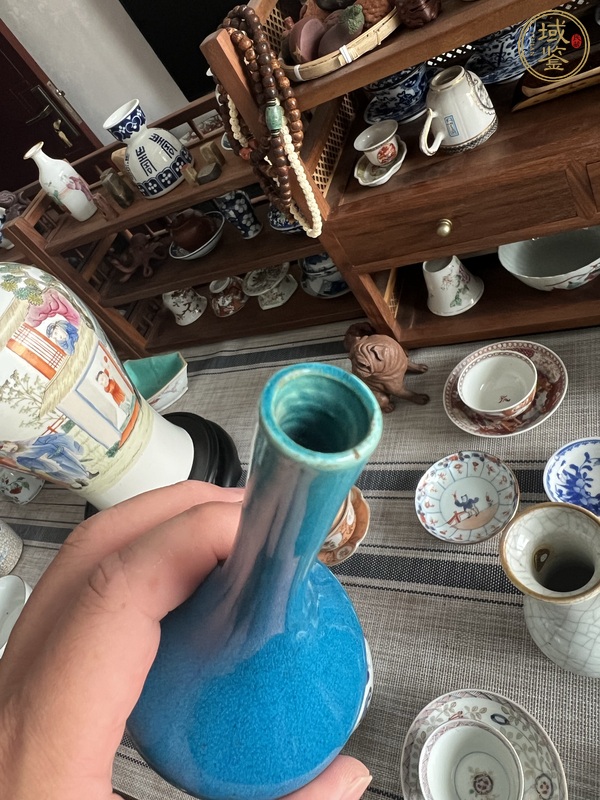 古玩陶瓷清晚期孔雀藍(lán)釉錐把瓶真品鑒賞圖
