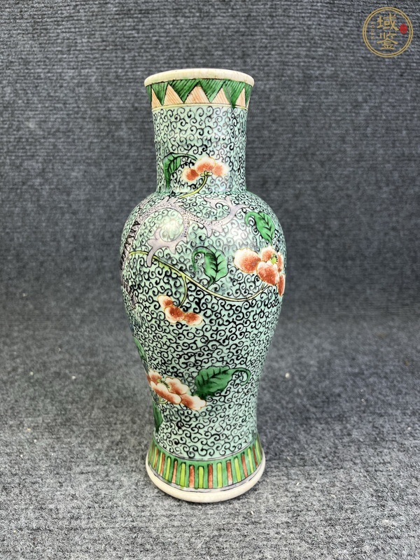 古玩陶瓷五彩龍穿花觀音瓶真品鑒賞圖