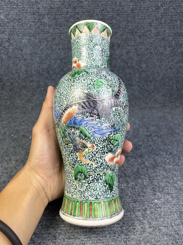 古玩陶瓷五彩龍穿花觀音瓶拍賣，當(dāng)前價(jià)格4200元