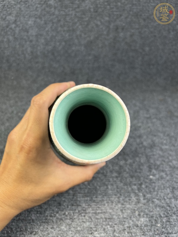 古玩陶瓷五彩龍穿花觀音瓶真品鑒賞圖