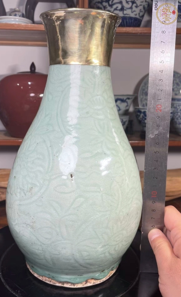 古玩青釉瓶真品鑒賞圖