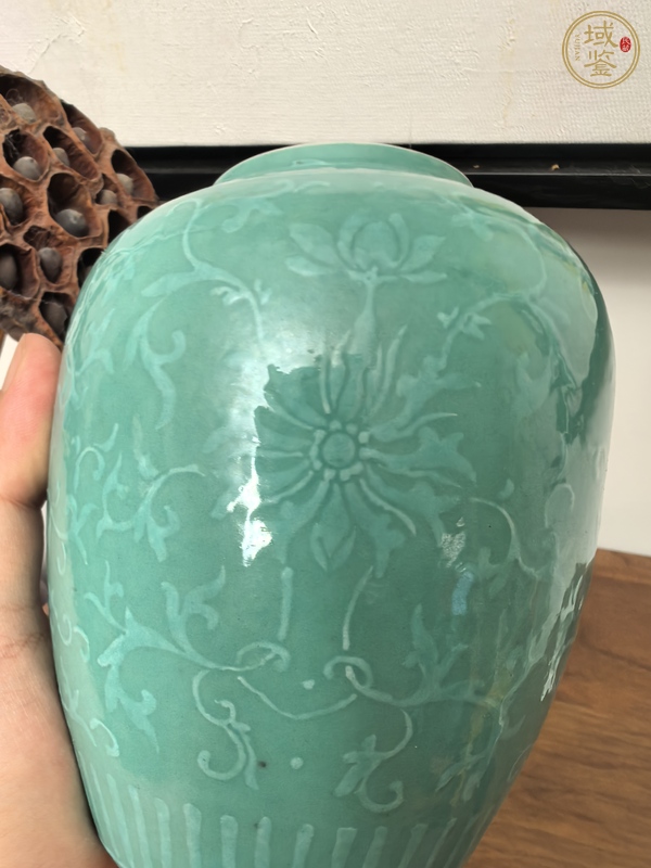 古玩陶瓷民國松石綠地堆白罐真品鑒賞圖