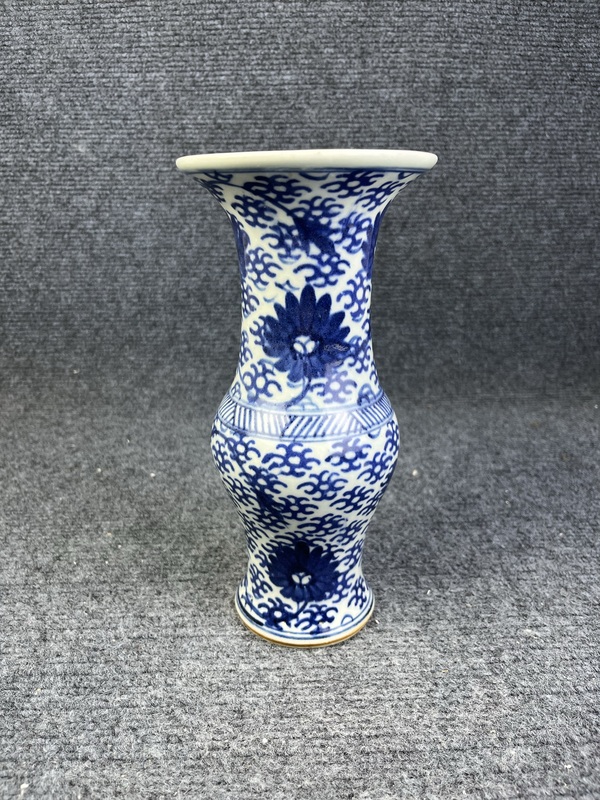 古玩陶瓷青花纏枝蓮小號(hào)鳳尾尊拍賣，當(dāng)前價(jià)格3288元