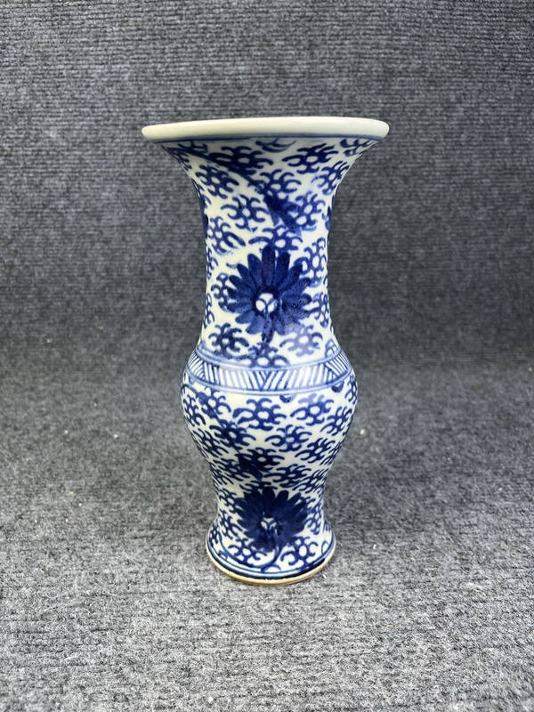 古玩陶瓷青花纏枝蓮小號(hào)鳳尾尊拍賣，當(dāng)前價(jià)格3288元