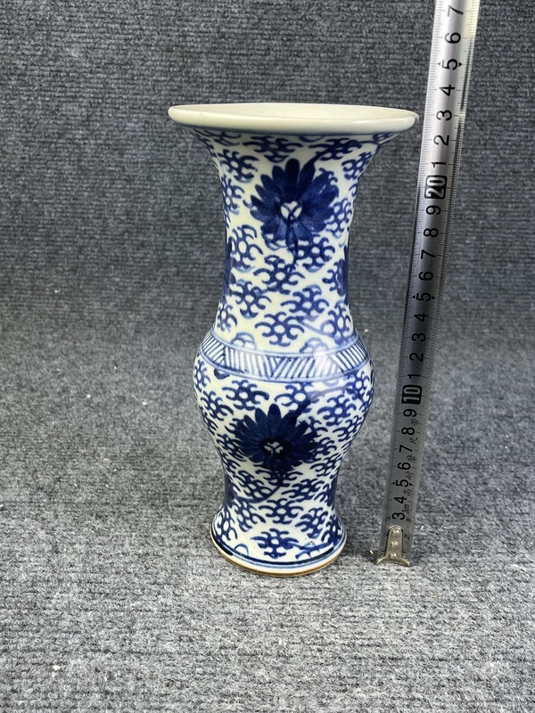 古玩陶瓷青花纏枝蓮小號(hào)鳳尾尊拍賣，當(dāng)前價(jià)格3288元