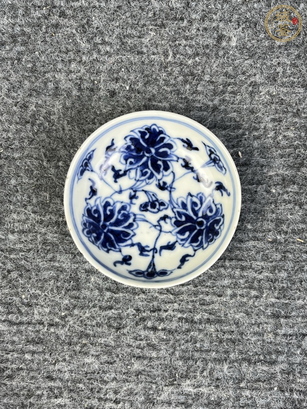 古玩陶瓷青花西番蓮小煙碟真品鑒賞圖
