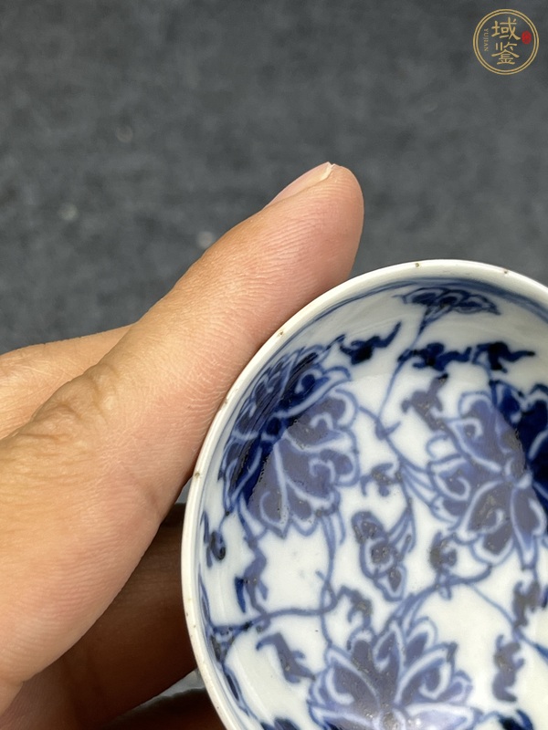 古玩陶瓷青花西番蓮小煙碟真品鑒賞圖