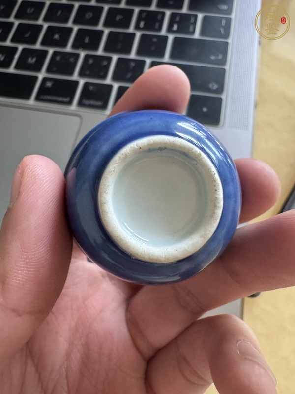 古玩陶瓷霽藍(lán)釉杯真品鑒賞圖