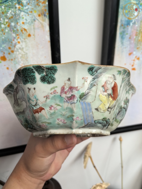 古玩陶瓷粉彩人物故事紋角碗真品鑒賞圖