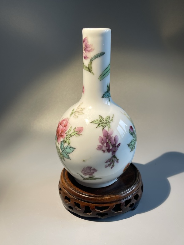 古玩陶瓷粉彩四時錦繡天球瓶拍賣,當前價格150元