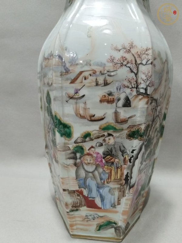 古玩陶瓷乾隆廣彩滿大人六方蓋瓶真品鑒賞圖