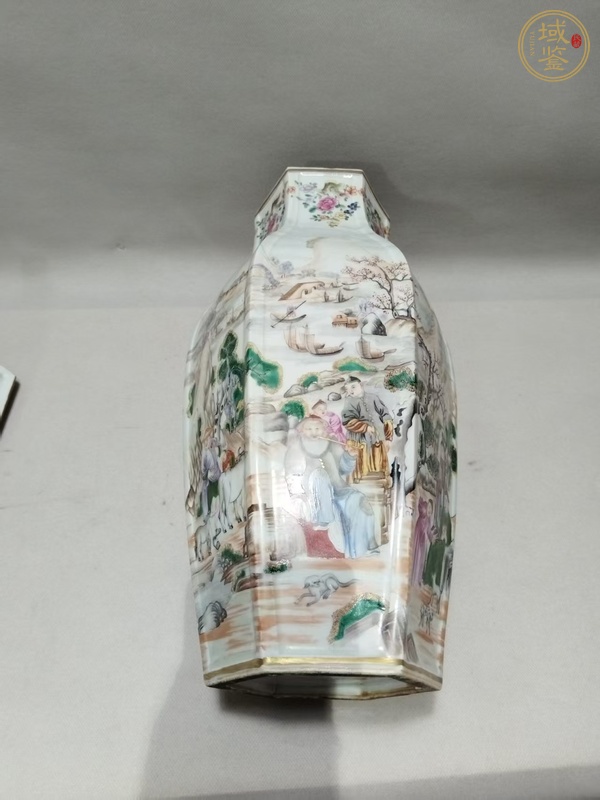 古玩乾隆廣彩滿大人六方蓋瓶真品鑒賞圖