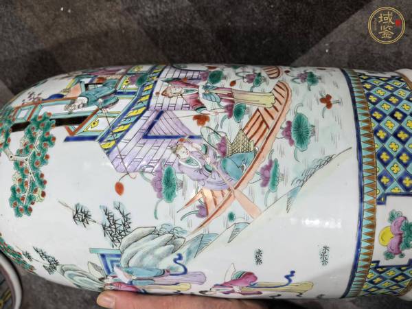 古玩陶瓷粉彩人物故事雙耳瓶真品鑒賞圖