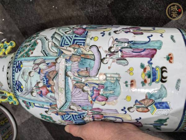 古玩陶瓷粉彩人物故事雙耳瓶真品鑒賞圖