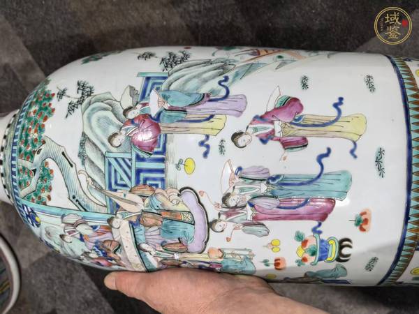 古玩陶瓷粉彩人物故事雙耳瓶真品鑒賞圖