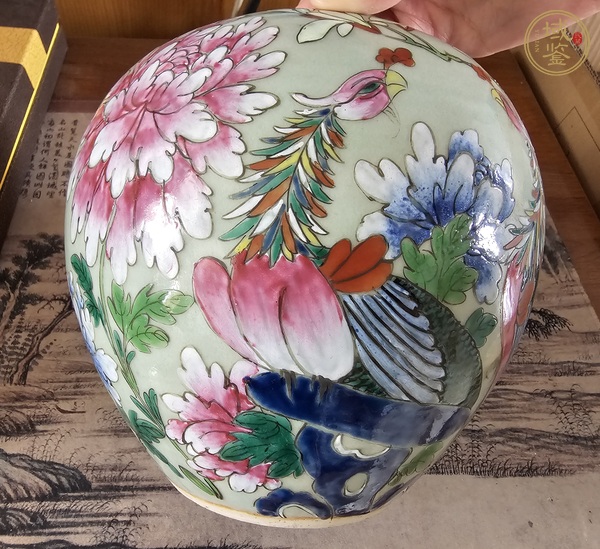 古玩陶瓷鳳凰牡丹紋粉彩罐真品鑒賞圖