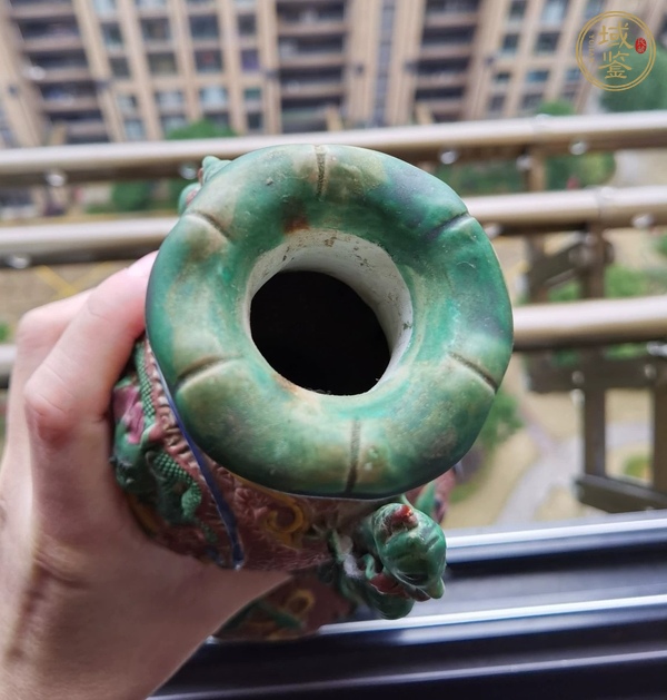 古玩陶瓷粉彩堆塑龍紋葫蘆瓶真品鑒賞圖
