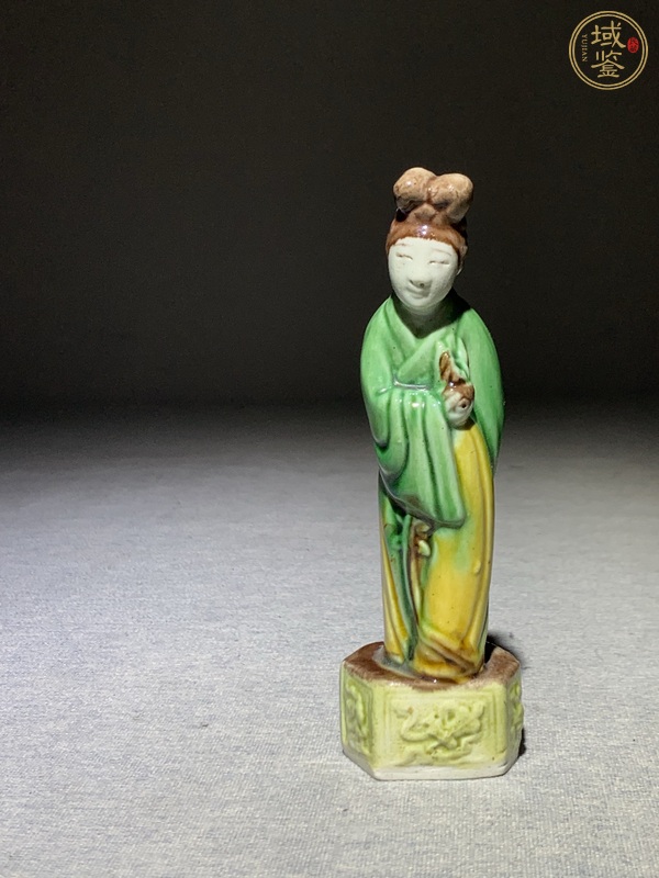 古玩陶瓷素三彩人物造像真品鑒賞圖