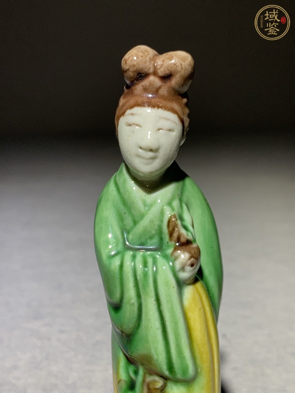 古玩陶瓷素三彩人物造像真品鑒賞圖