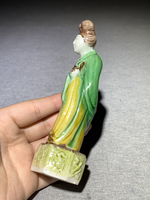 古玩陶瓷（民國黃祥記款）素三彩人物造像拍賣，當前價格3888元