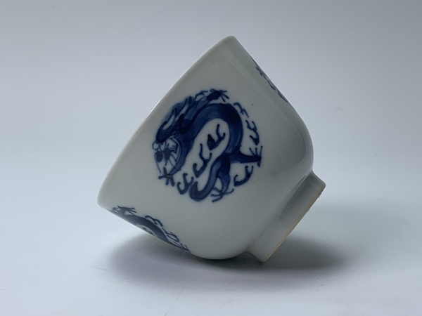 古玩陶瓷清晚期·青花團(tuán)龍紋杯拍賣，當(dāng)前價(jià)格1512元