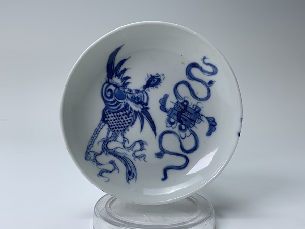 古玩嚴(yán)選清晚期·青花鳳攜天書紋盤拍賣，當(dāng)前價(jià)格400元