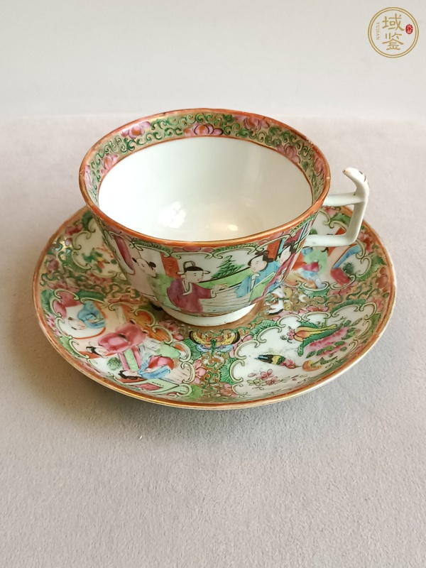 古玩廣彩描金人物花卉紋杯碟真品鑒賞圖