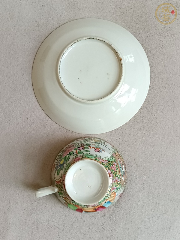 古玩陶瓷廣彩描金人物花卉紋杯碟真品鑒賞圖