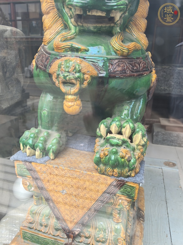 古玩陶瓷琉璃釉獅子造像真品鑒賞圖