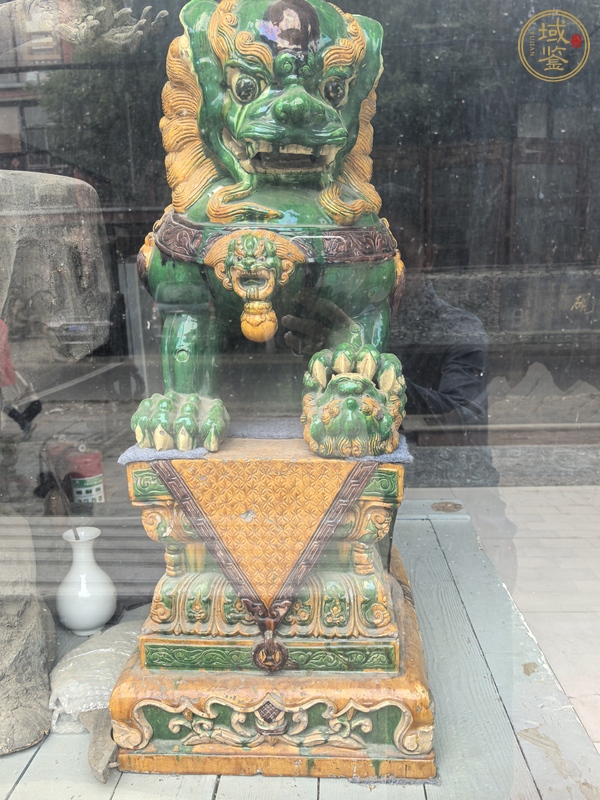 古玩陶瓷琉璃釉獅子造像真品鑒賞圖