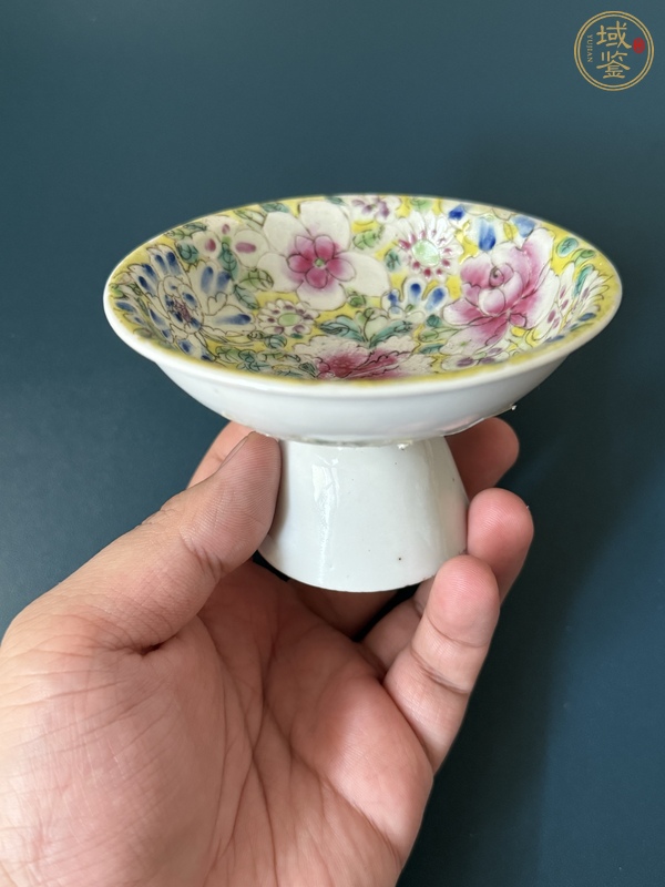 古玩百花不落地粉彩高足盤真品鑒賞圖