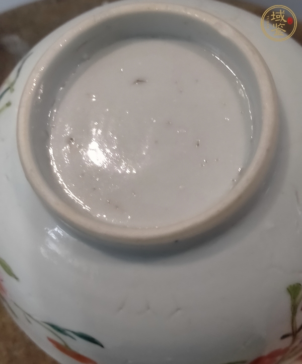 古玩陶瓷粉彩花卉紋碗真品鑒賞圖