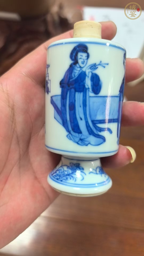 古玩陶瓷青花瓶真品鑒賞圖