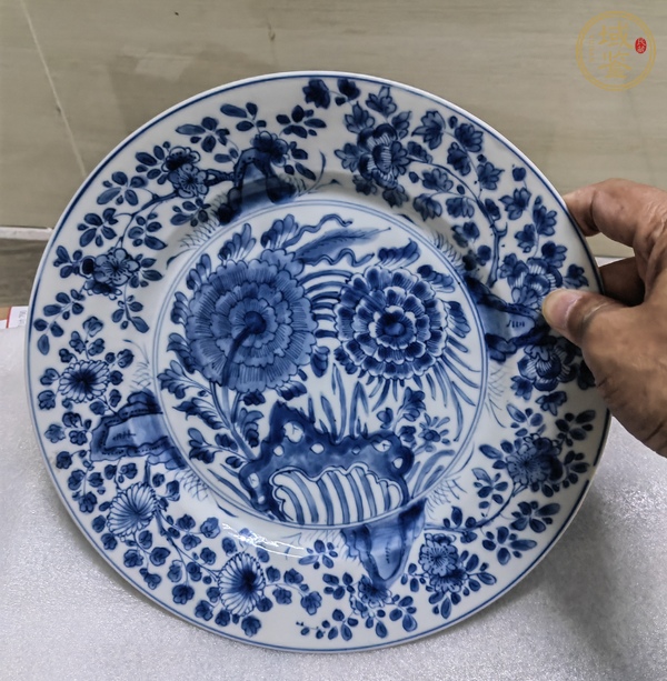 古玩陶瓷青花花卉紋折沿盤真品鑒賞圖