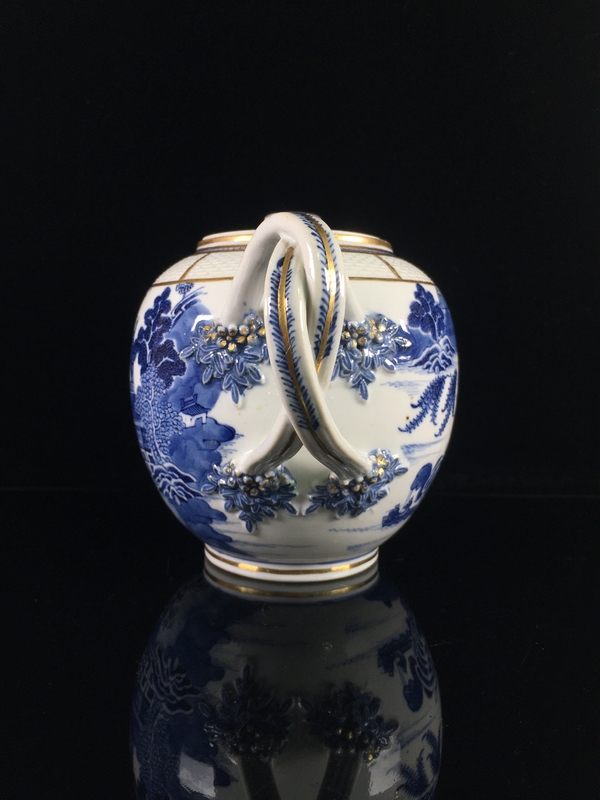 古玩陶瓷乾隆青花席地模印描金山水樓閣紋執(zhí)壺拍賣，當前價格2588元