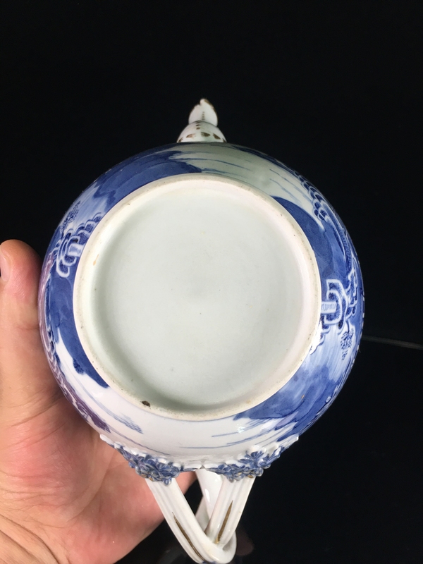 古玩陶瓷乾隆青花席地模印描金山水樓閣紋執(zhí)壺拍賣，當前價格2588元