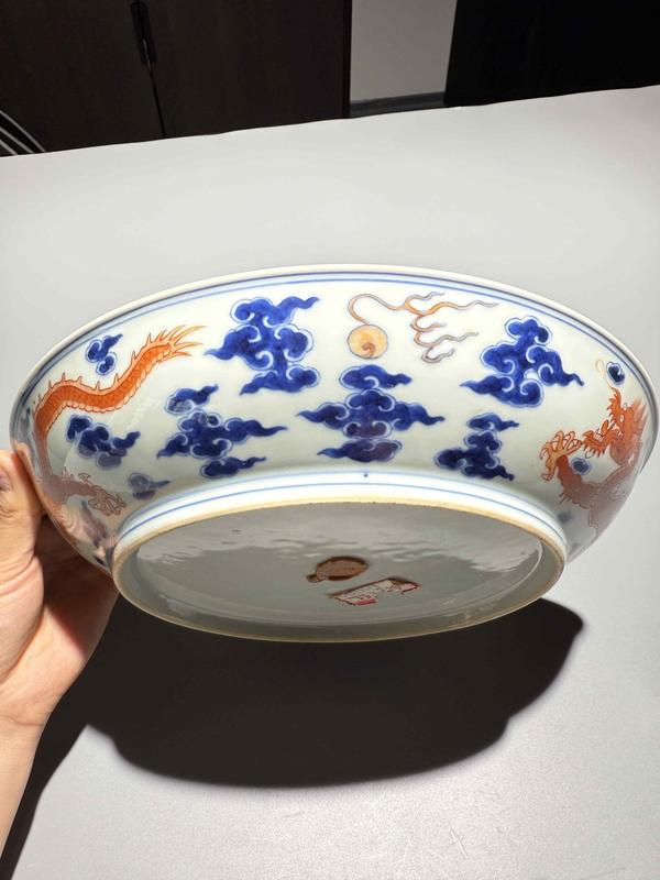 古玩陶瓷青花礬紅龍紋臥盤（官）拍賣，當前價格300000元