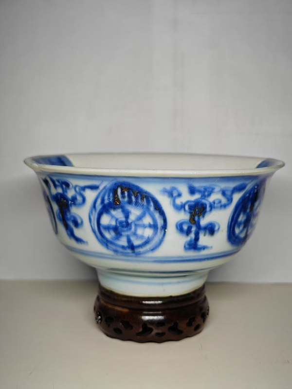 古玩轉(zhuǎn)賣明早期青花壽字紋碗拍賣,當(dāng)前價格12000元