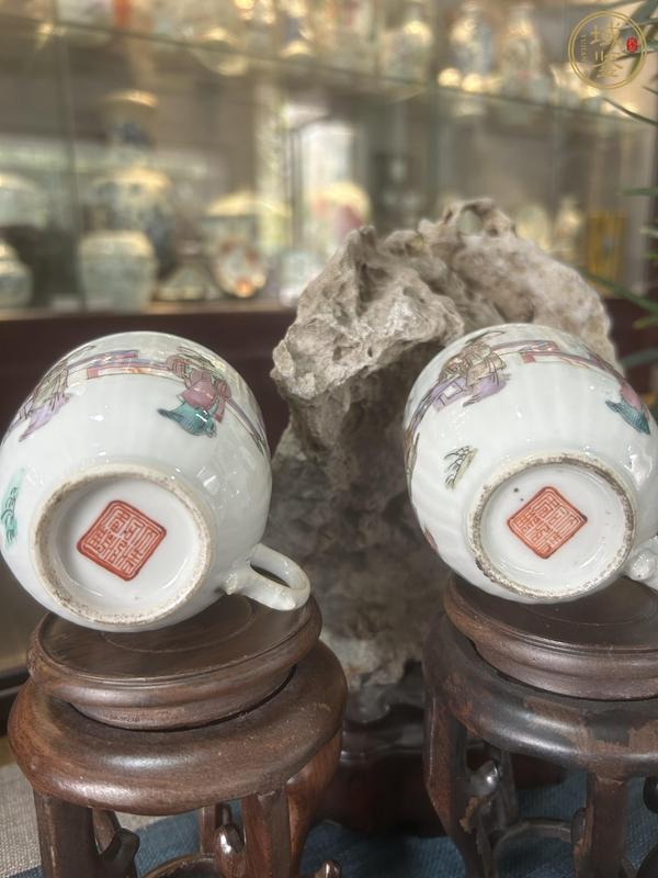古玩陶瓷粉彩人物杯真品鑒賞圖