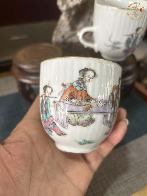 古玩陶瓷粉彩人物杯真品鑒賞圖