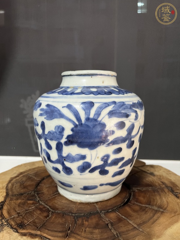 古玩陶瓷青花纏枝花卉紋罐真品鑒賞圖