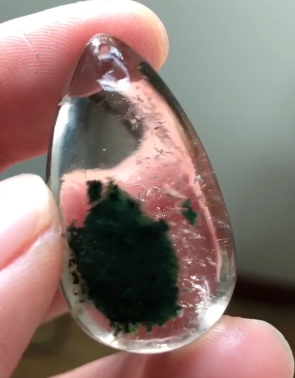古玩玉器精美天然“綠幽靈”水晶吊墜拍賣,當(dāng)前價格500元