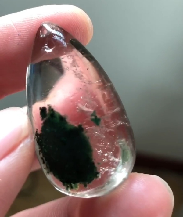 古玩玉器精美天然“綠幽靈”水晶吊墜拍賣,當(dāng)前價格500元