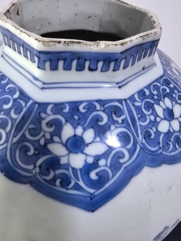 古玩陶瓷明崇禎青花花鳥(niǎo)紋八方罐拍賣(mài)，當(dāng)前價(jià)格49800元
