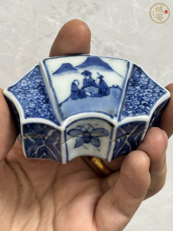 古玩陶瓷青花山水人物紋香盒真品鑒賞圖