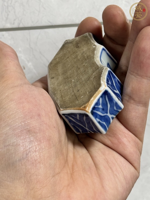 古玩陶瓷青花山水人物紋香盒真品鑒賞圖